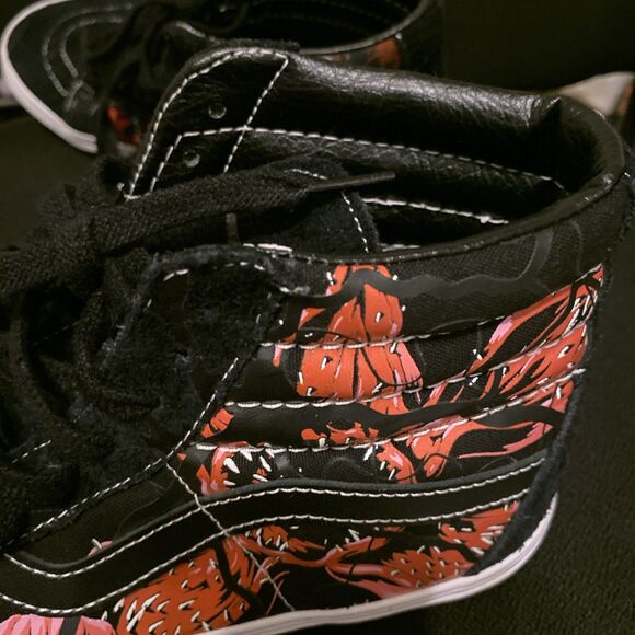 Mens 9.5 / 11 Womens Vans Shoes Stranger Things Limited Edition Hi-Top Collab main image 9
